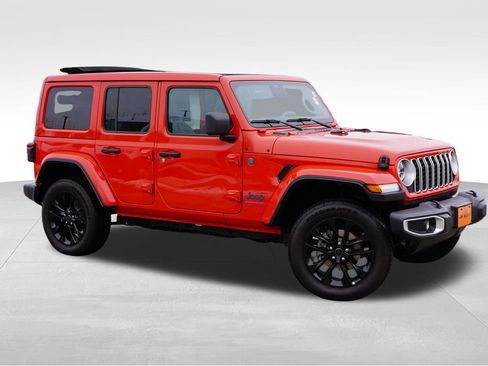 Certified 2025 Jeep Wrangler Unlimited Sahara w/ Safety Group image 2