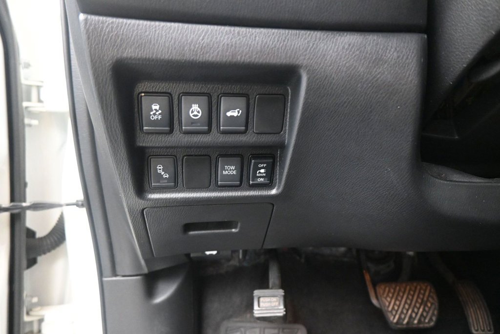 Used 2020 Nissan Pathfinder SL FWD image 13