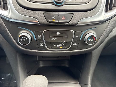 Used 2022 Chevrolet Equinox LT image 22