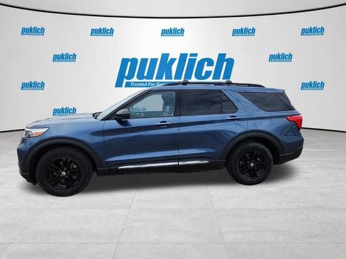 Used 2020 Ford Explorer XLT w/ Equipment Group 202A AWD/4WD image 2
