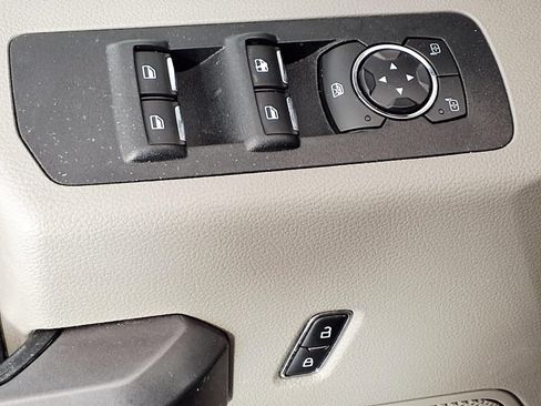 Used 2019 Ford F150 XLT w/ Equipment Group 302A Luxury AWD/4WD image 14