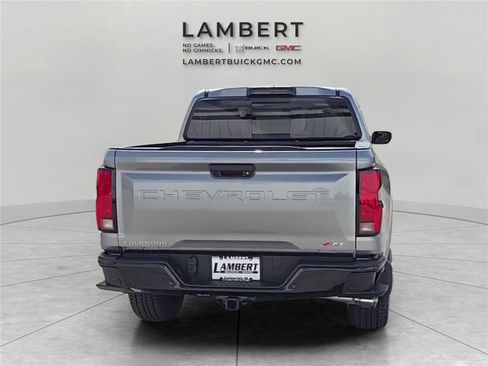 Used 2025 Chevrolet Colorado Z71 w/ Technology Package AWD/4WD image 4