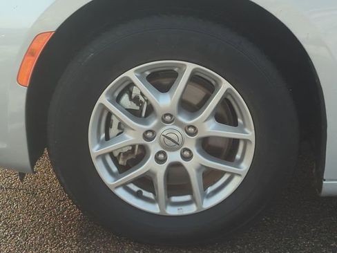 Used 2024 Chrysler Pacifica Touring-L image 10