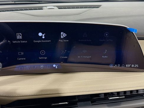 Used 2025 Cadillac XT4 Premium Luxury image 15