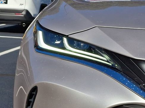 Certified 2024 Toyota Venza LE image 10