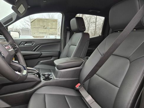 New 2025 GMC Canyon Elevation w/ Convenience Package image 16