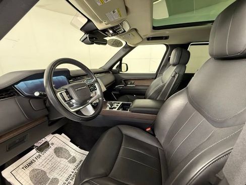 Used 2023 Land Rover Range Rover Long Wheelbase SE image 13
