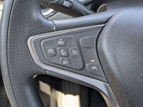 Used 2020 Chevrolet Equinox LT FWD image 27