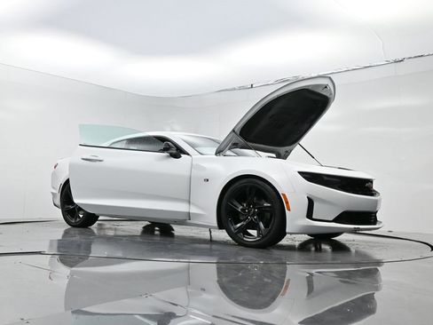 Used 2023 Chevrolet Camaro LT image 27