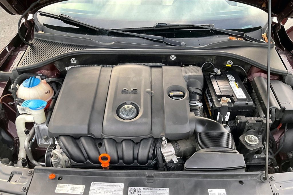 Used 2013 Volkswagen Passat 2.5 SE FWD image 11