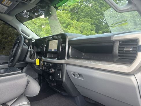 Used 2024 Ford F250 XL w/ STX Appearance Package AWD/4WD image 25