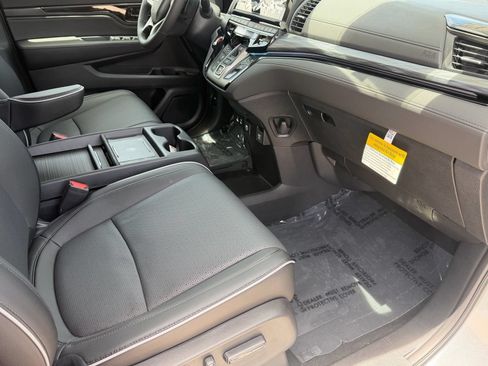 New 2026 Honda Odyssey Elite image 14