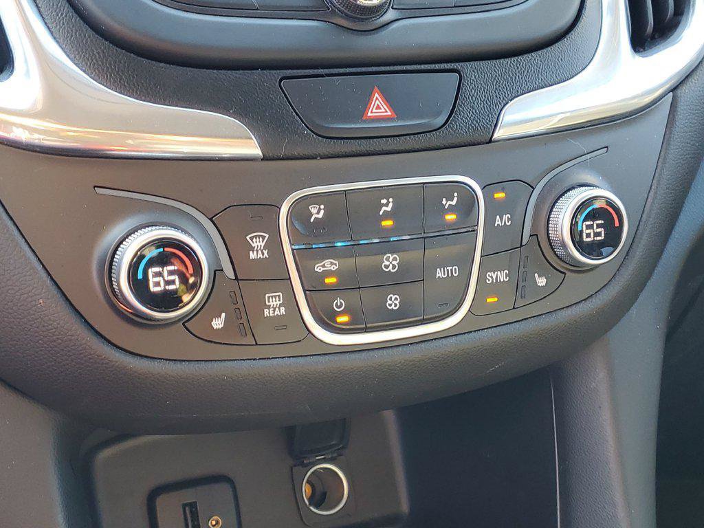 Used 2018 Chevrolet Equinox LT w/ LPO, Blackout Package AWD/4WD image 16