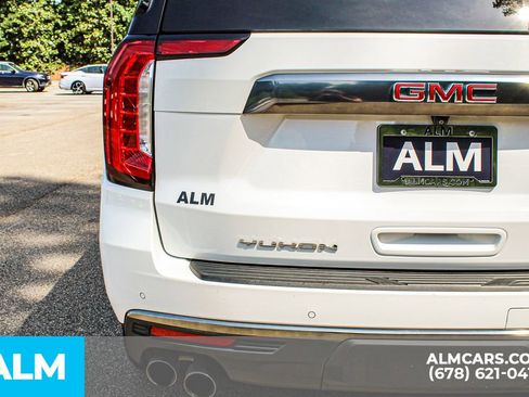 Used 2024 GMC Yukon AT4 w/ Technology Package AWD/4WD image 13