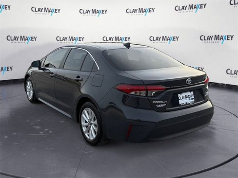 Used 2024 Toyota Corolla XLE image 3