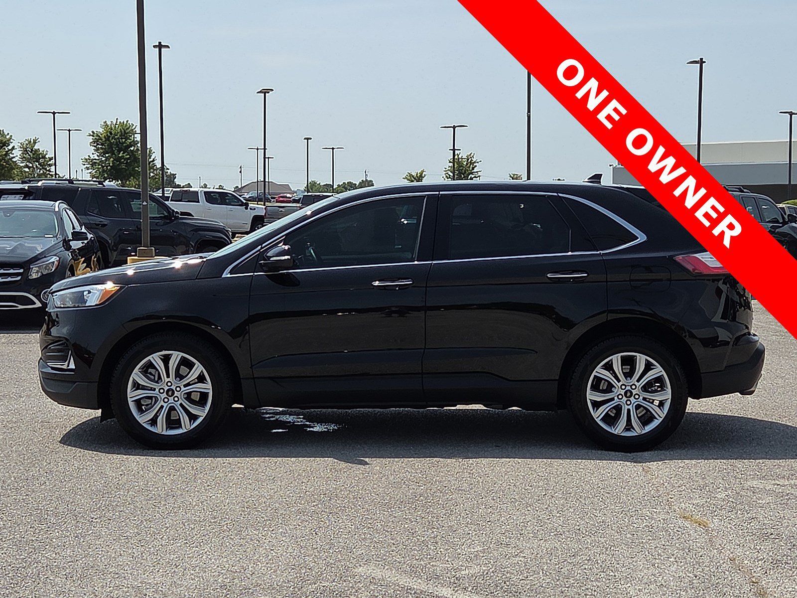 Used 2023 Ford Edge Titanium w/ Cargo Accessory Package AWD/4WD image 3