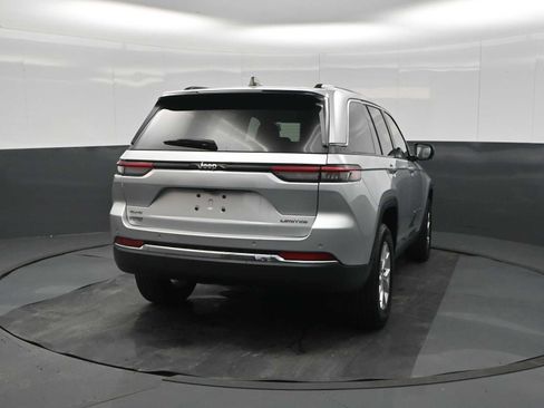 Used 2023 Jeep Grand Cherokee Limited w/ Trailer Tow Prep Group (B) AWD/4WD image 8