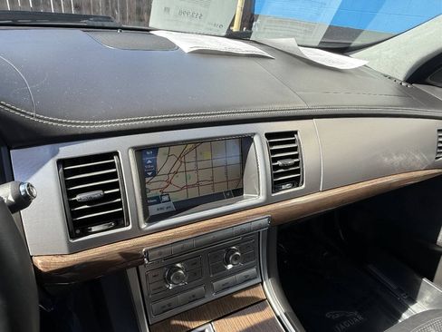 Used 2010 Jaguar XF Supercharged RWD image 12
