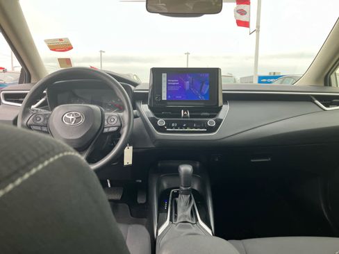 Used 2025 Toyota Corolla LE image 28