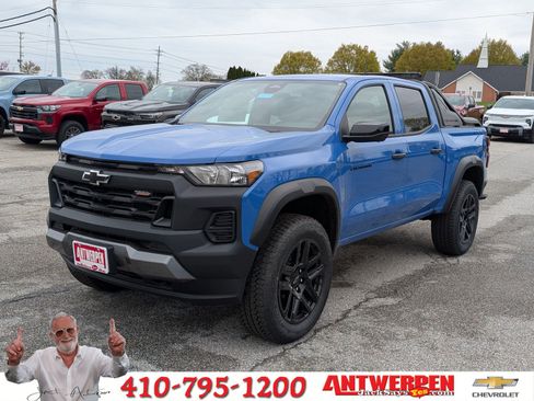 New 2025 Chevrolet Colorado Trail Boss w/ Midnight Edition image 6