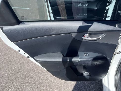 Used 2019 Kia Forte LXS image 16