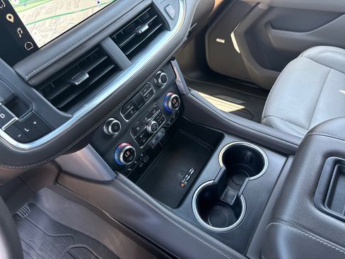 Used 2023 GMC Yukon SLT w/ SLT Premium Package AWD/4WD image 22