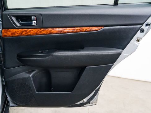 Used 2012 Subaru Outback 3.6R Limited image 30