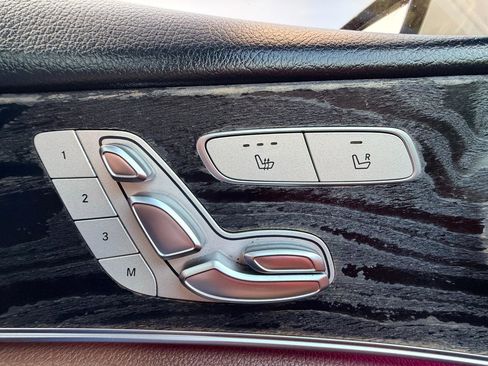 Used 2018 Mercedes-Benz E 300 image 19