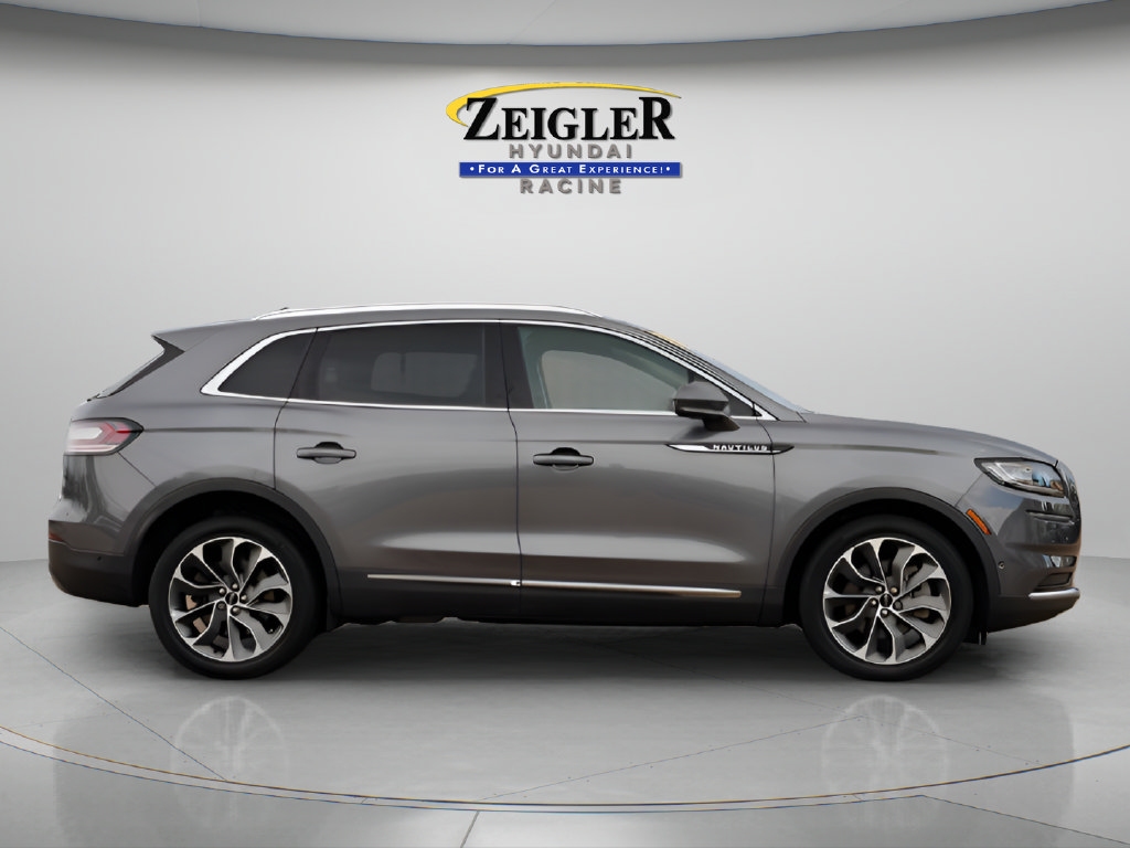 Used 2023 Lincoln Nautilus Reserve AWD/4WD image 8
