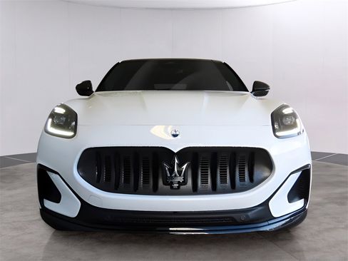 New 2025 Maserati Grecale Folgore image 2