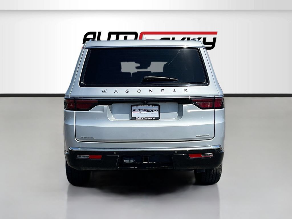 Used 2022 Jeep Wagoneer Series II AWD/4WD image 6