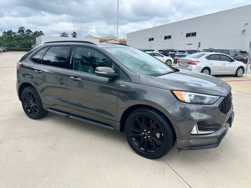 Used 2020 Ford Edge ST-Line FWD image 2