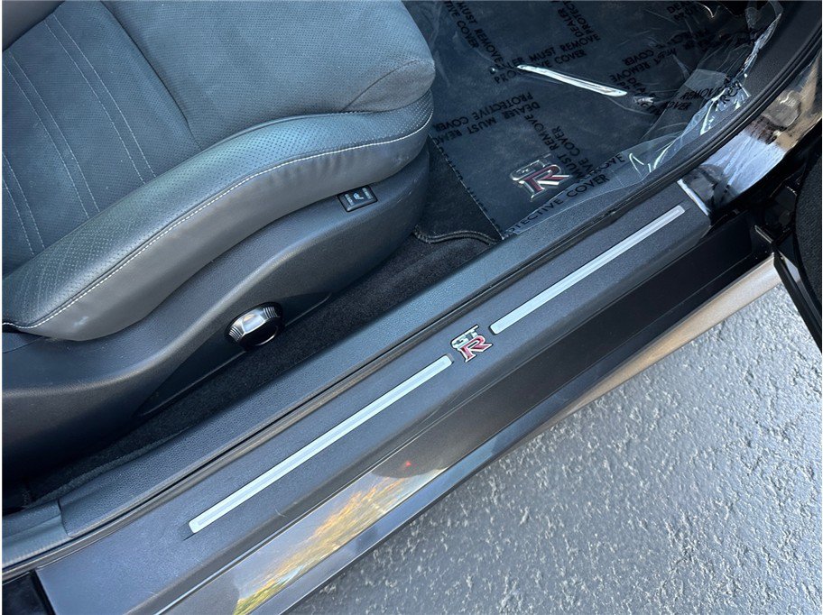 Used 2018 Nissan GT-R Premium AWD/4WD image 24