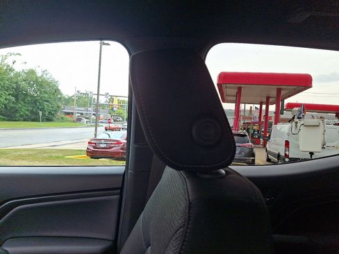 Used 2023 GMC Canyon Elevation w/ Convenience Package image 17