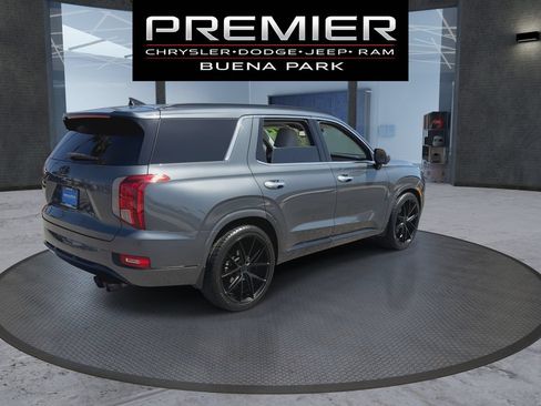 Used 2022 Hyundai Palisade Calligraphy w/ Winter Package FWD image 9