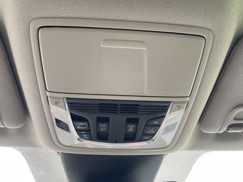 Used 2022 Acura MDX SH-AWD image 3