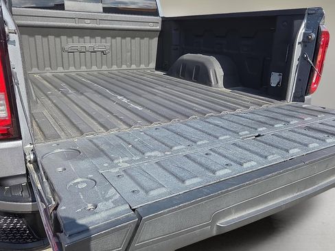 Certified 2022 GMC Sierra 1500 AT4 w/ AT4 Premium Package image 9