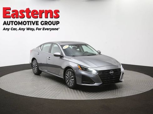 Used 2023 Nissan Altima 2.5 SV w/ SV Premium Package AWD/4WD image 50