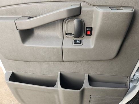 Used 2025 Chevrolet Express 3500 w/ Power Convenience Package image 25