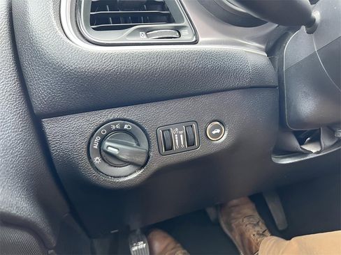Used 2021 Dodge Challenger SXT image 20