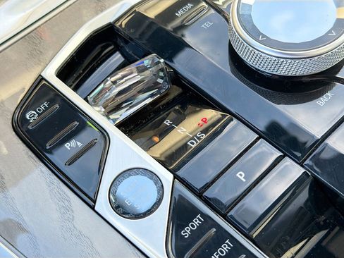 Used 2023 BMW X7 xDrive40i w/ Executive Package image 31