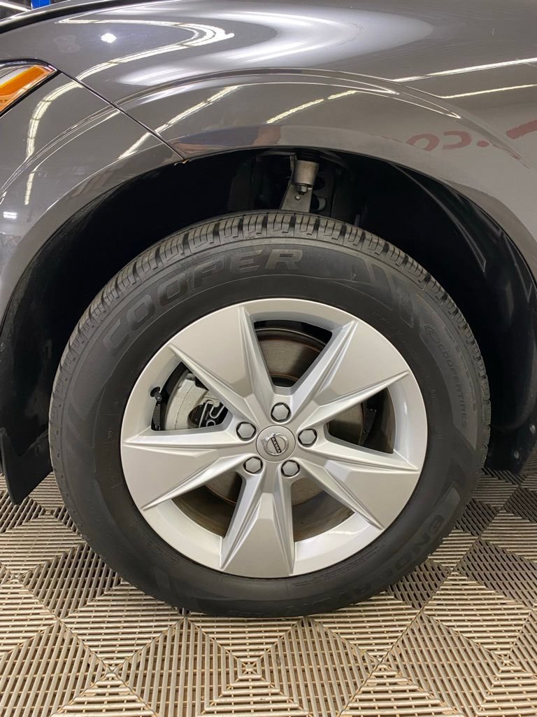 Used 2022 Volvo XC60 B5 Momentum AWD/4WD image 23