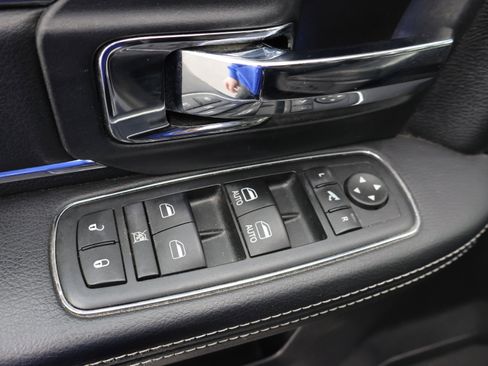 Used 2016 RAM 1500 Laramie w/ Convenience Group AWD/4WD image 38