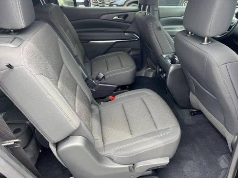 Used 2024 Chevrolet Traverse LT w/ Midnight/Sport Edition FWD image 16