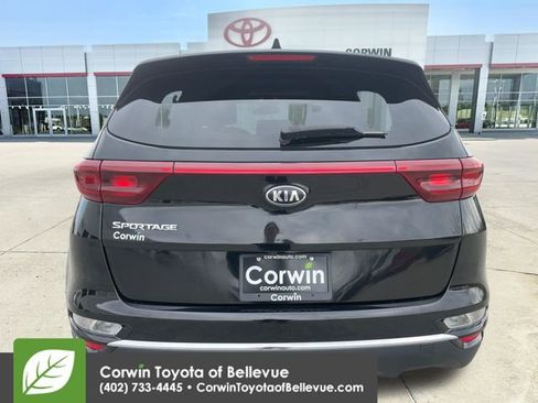 Used 2022 Kia Sportage LX AWD/4WD image 4