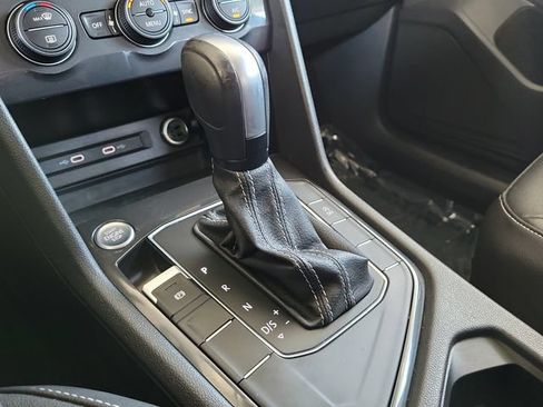 Used 2021 Volkswagen Tiguan SE FWD image 29