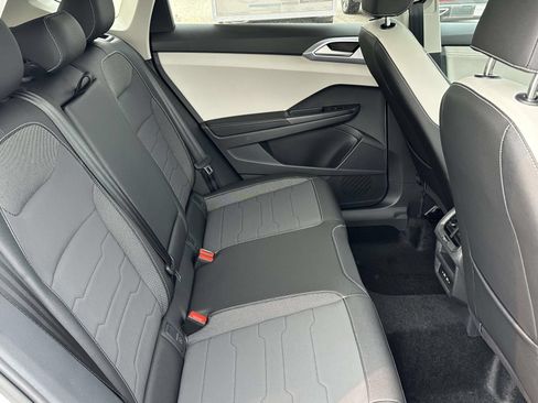 New 2026 Volkswagen Taos SE AWD/4WD image 15