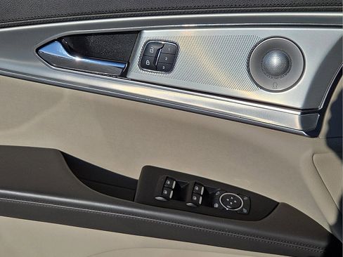 Used 2020 Lincoln Nautilus Reserve w/ Equipment Group 202A AWD/4WD image 13
