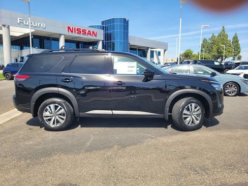 New 2026 Nissan Pathfinder SL AWD/4WD image 4