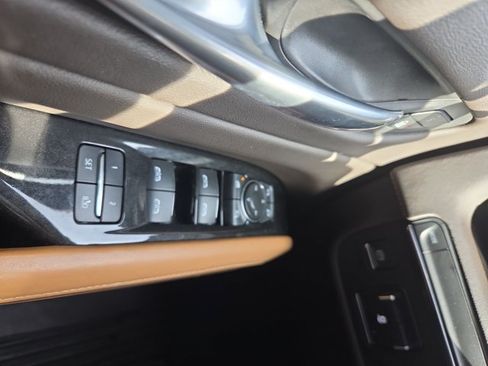Used 2021 Cadillac Escalade Premium Luxury w/ Performance Package RWD image 11